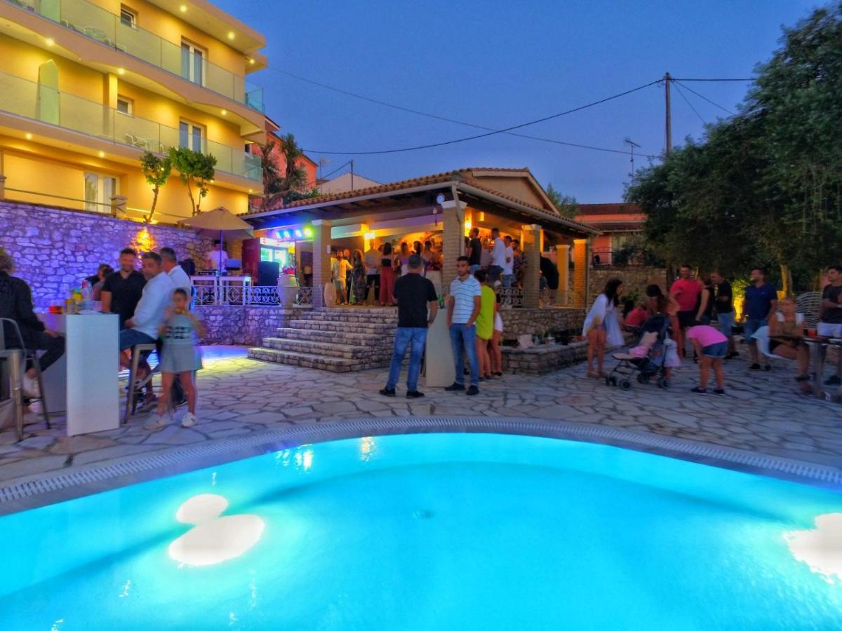 Aria Suites Kassiopi Esterno foto