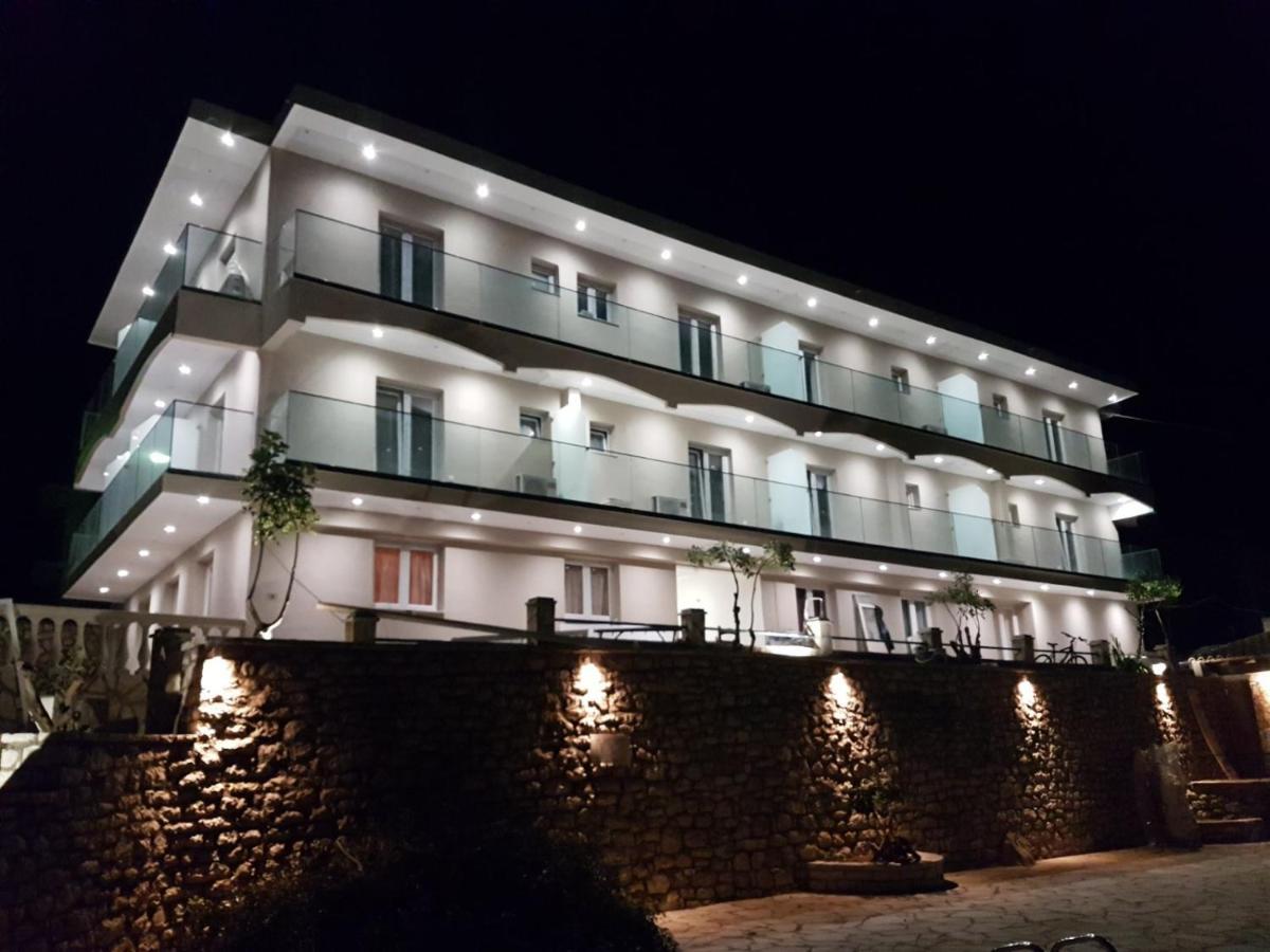 Aria Suites Kassiopi Esterno foto