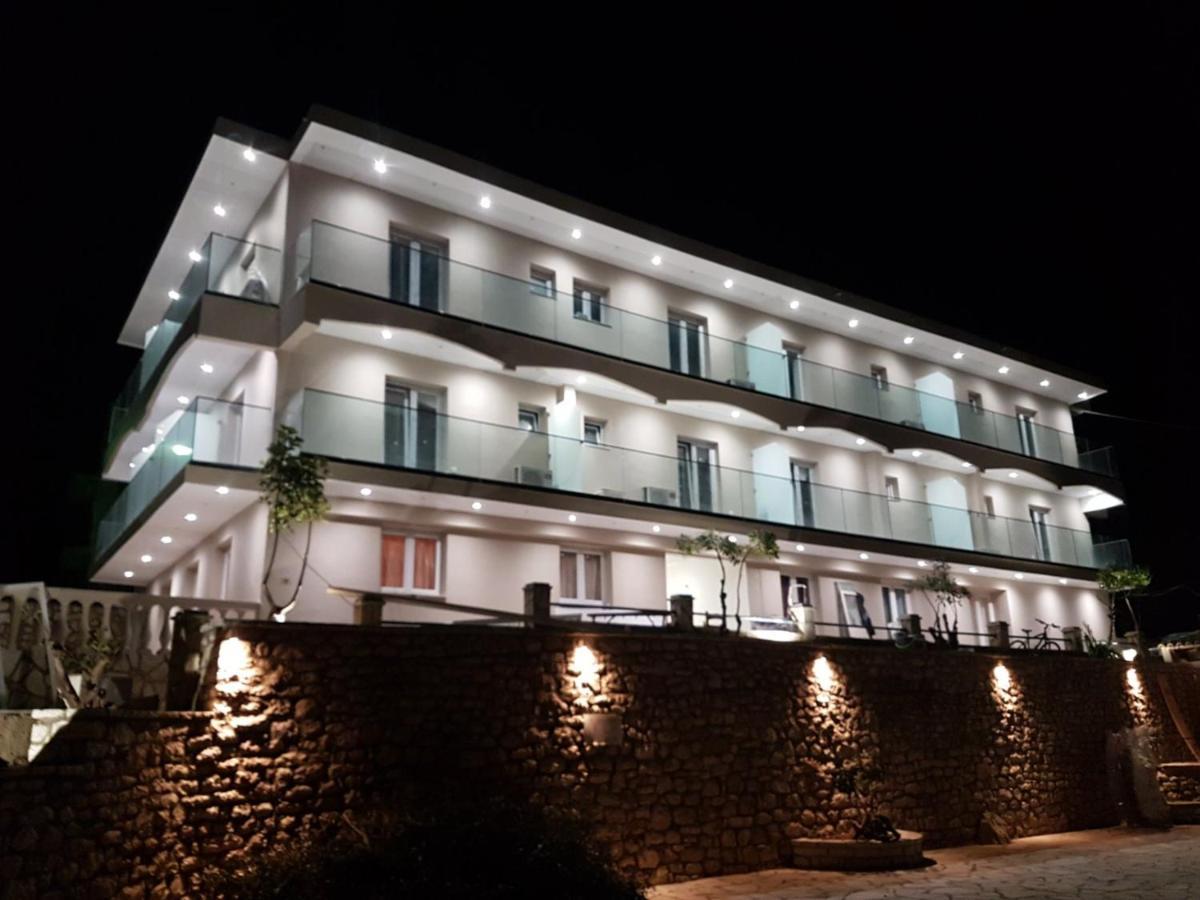 Aria Suites Kassiopi Esterno foto